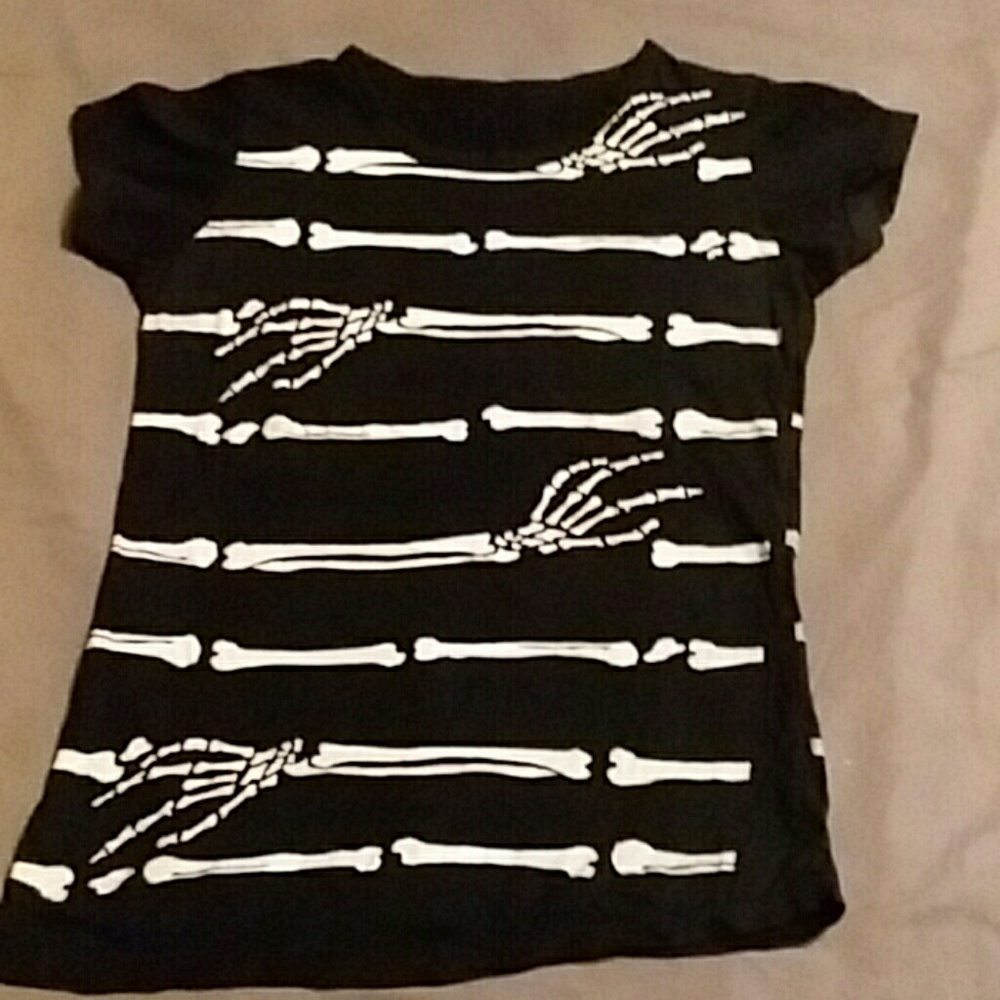 Skeleton arms and hands tee *relist*